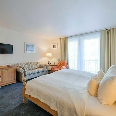 Отель Lessing 4*