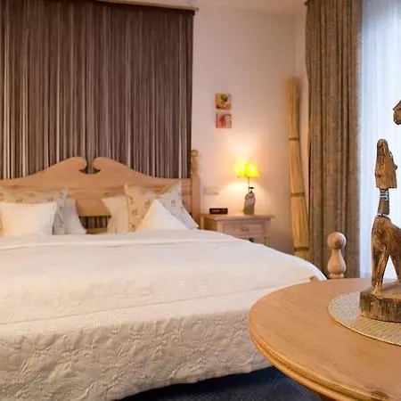 Hotell Lessing 4*